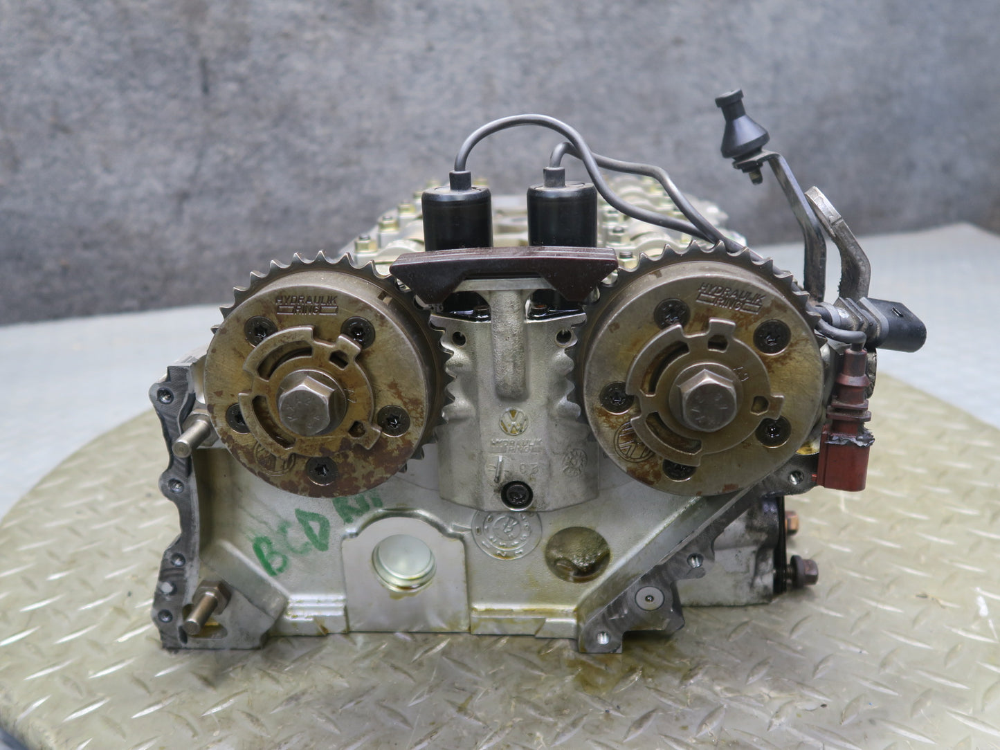 2006-2012 Bentley Flying Spur 6.0L W12 Engine Right Cylinder Head W/ Camshafts