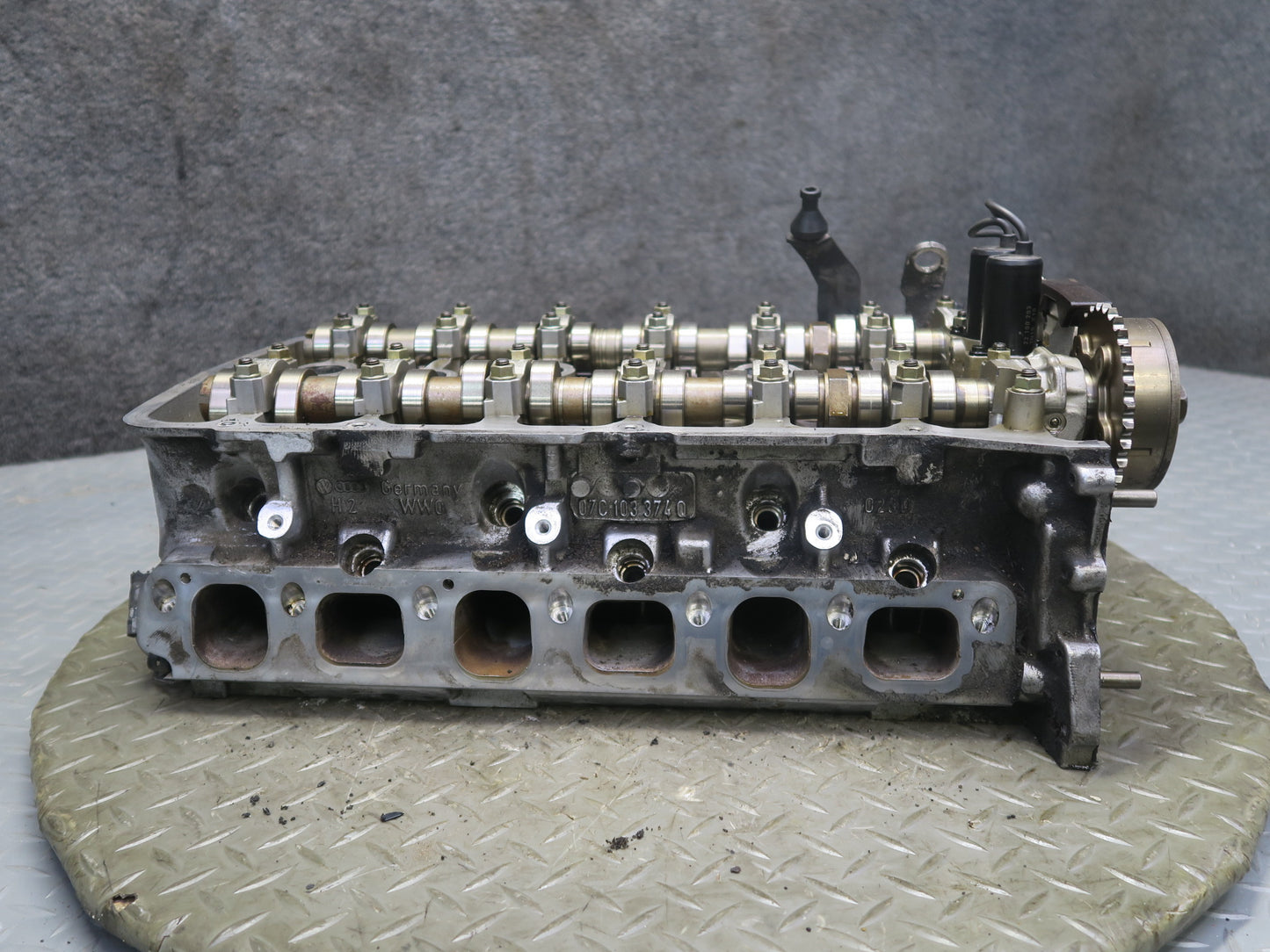 2006-2012 Bentley Flying Spur 6.0L W12 Engine Right Cylinder Head W/ Camshafts