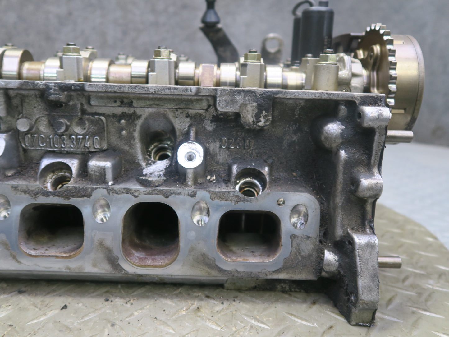2006-2012 Bentley Flying Spur 6.0L W12 Engine Right Cylinder Head W/ Camshafts