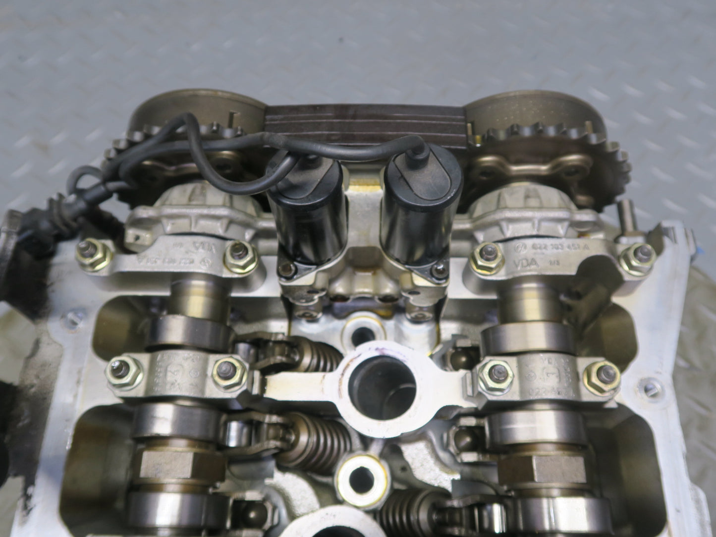 2006-2012 Bentley Flying Spur 6.0L W12 Engine Right Cylinder Head W/ Camshafts
