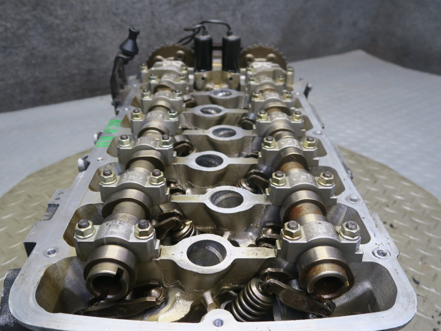 2006-2012 Bentley Flying Spur 6.0L W12 Engine Right Cylinder Head W/ Camshafts