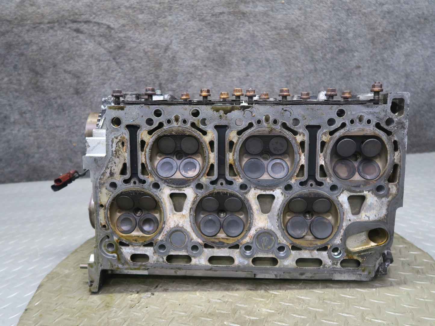 2006-2012 Bentley Flying Spur 6.0L W12 Engine Right Cylinder Head W/ Camshafts