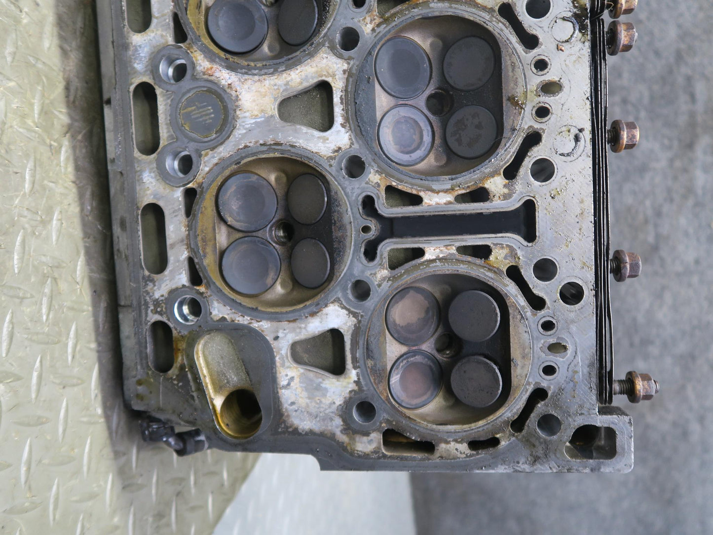2006-2012 Bentley Flying Spur 6.0L W12 Engine Right Cylinder Head W/ Camshafts