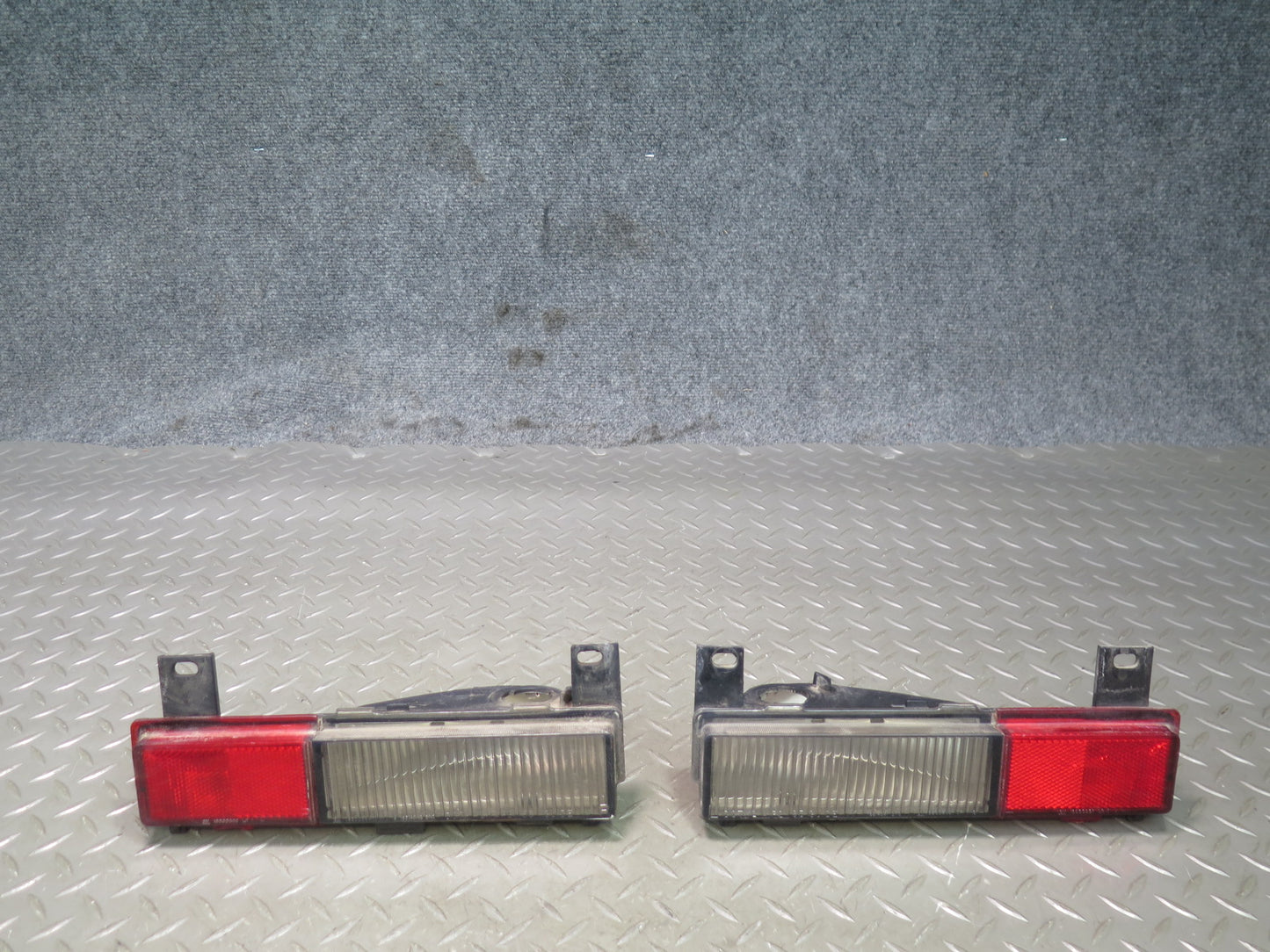 91-96 Chevrolet Corvette C4 Rear Left & Right Side Marker Light Lamp Set OEM