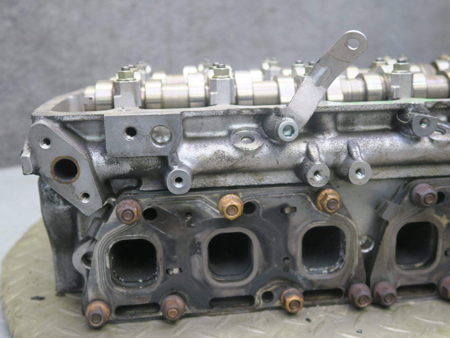 2006-2012 Bentley Flying Spur 6.0L W12 Engine Left Cylinder Head W/ Camshafts