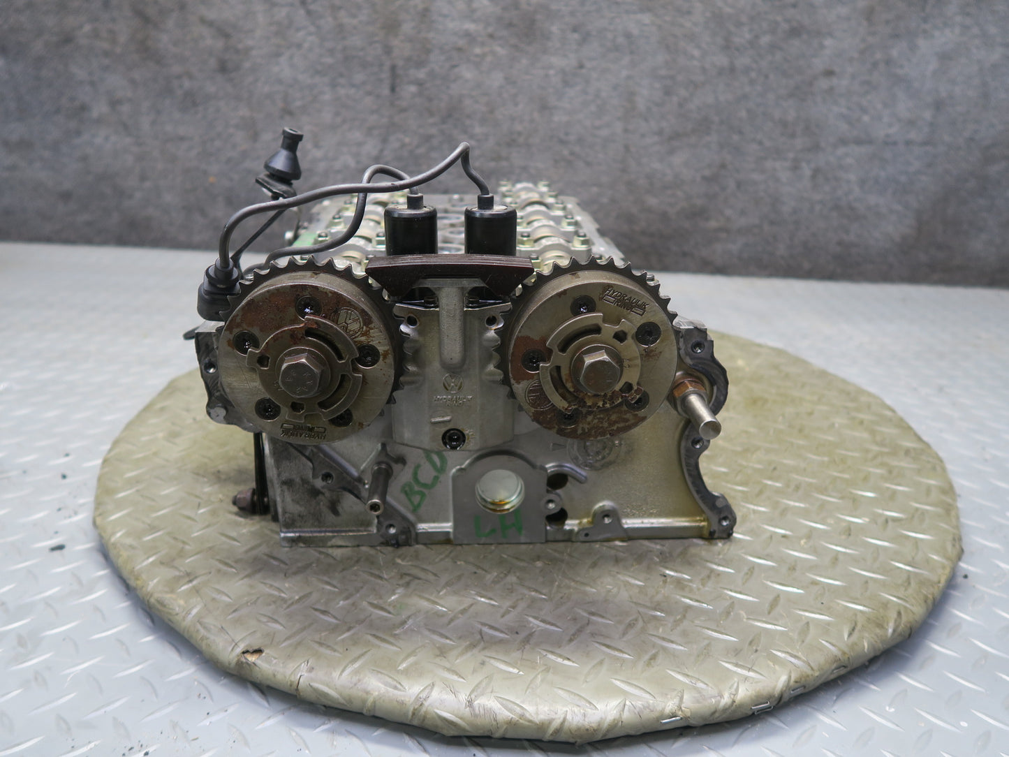2006-2012 Bentley Flying Spur 6.0L W12 Engine Left Cylinder Head W/ Camshafts
