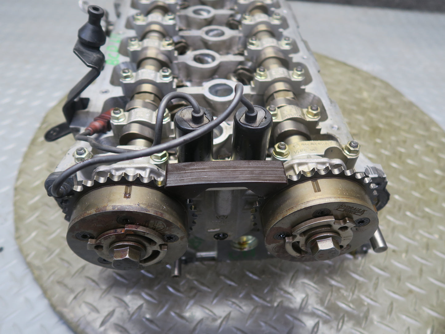 2006-2012 Bentley Flying Spur 6.0L W12 Engine Left Cylinder Head W/ Camshafts