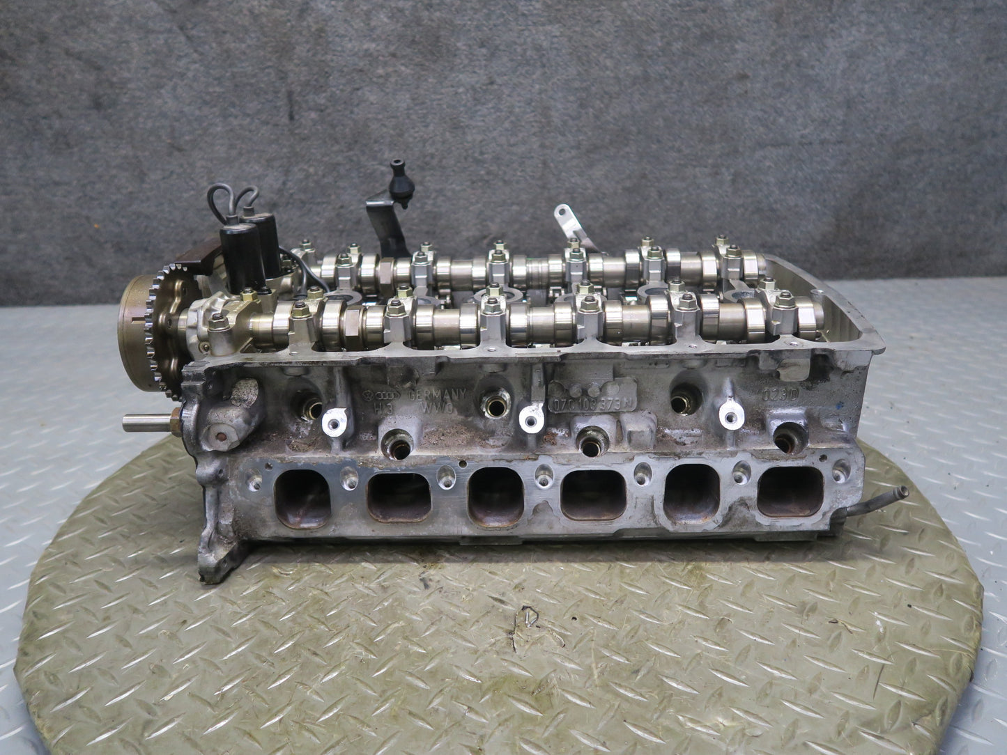 2006-2012 Bentley Flying Spur 6.0L W12 Engine Left Cylinder Head W/ Camshafts