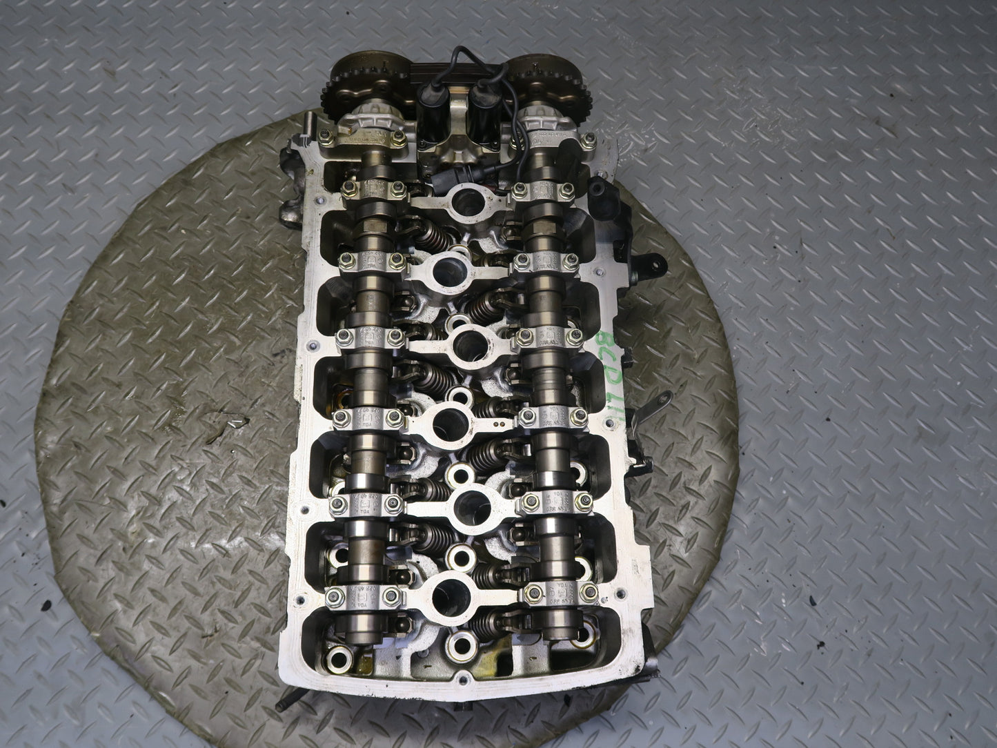 2006-2012 Bentley Flying Spur 6.0L W12 Engine Left Cylinder Head W/ Camshafts