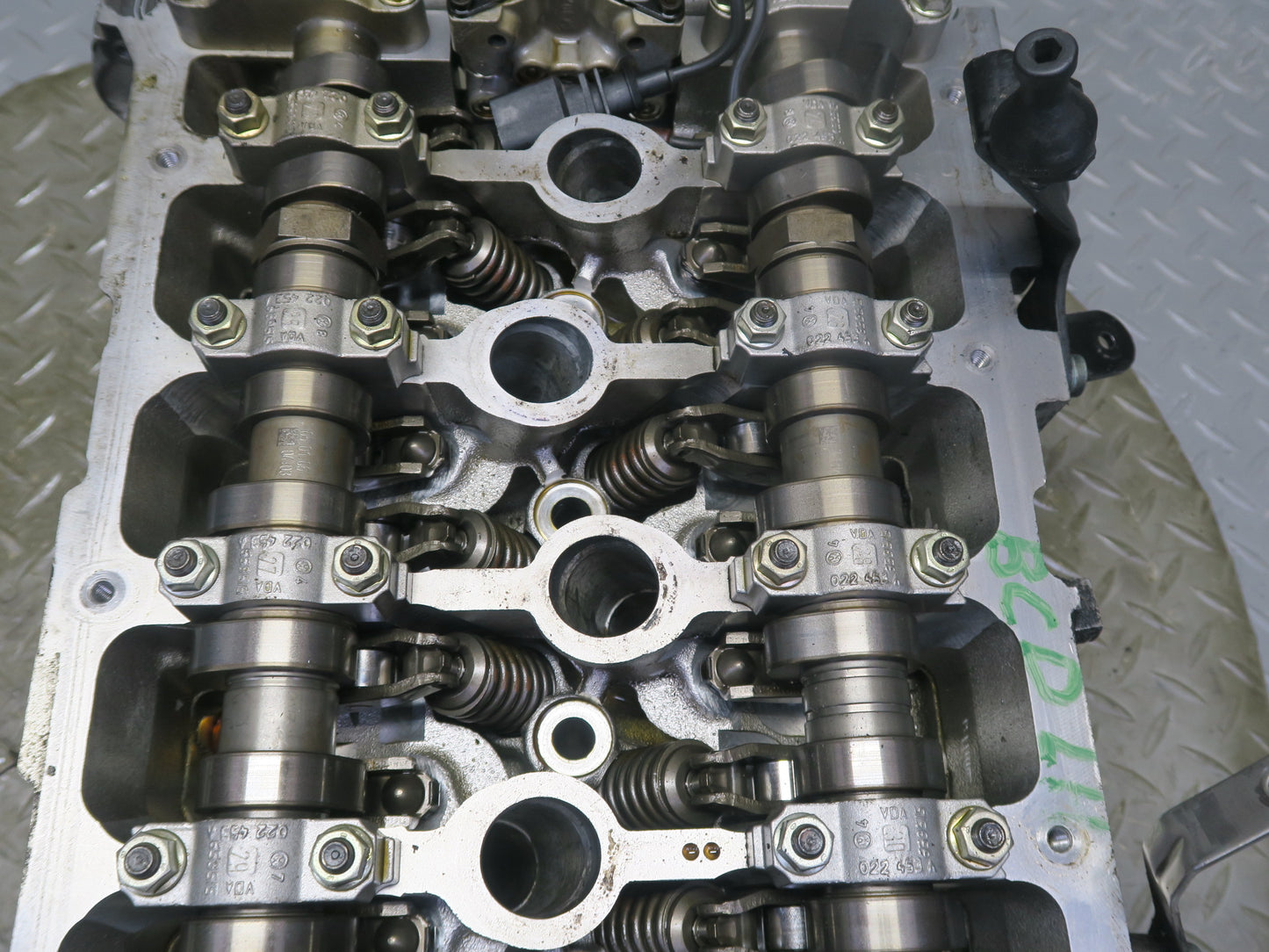 2006-2012 Bentley Flying Spur 6.0L W12 Engine Left Cylinder Head W/ Camshafts
