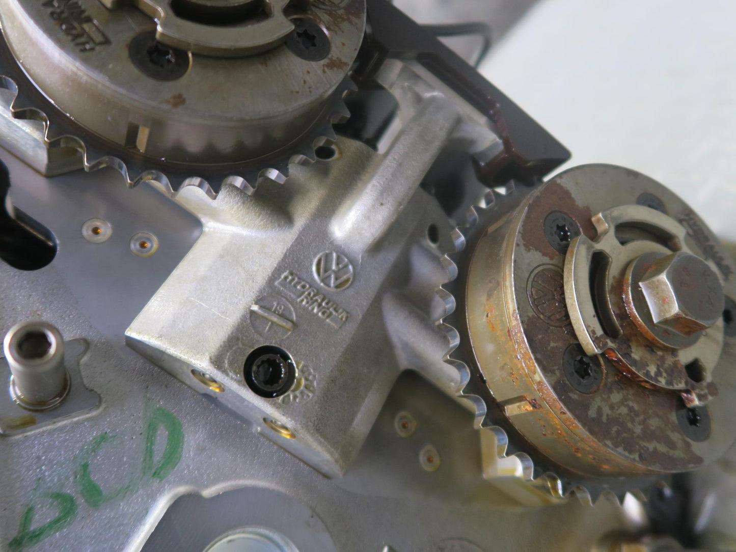2006-2012 Bentley Flying Spur 6.0L W12 Engine Left Cylinder Head W/ Camshafts