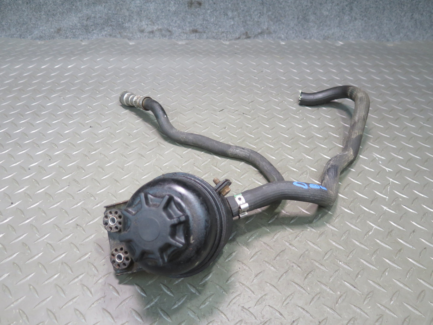 11-13 BMW E90 E91 E92 E93 335i Power Steering Fluid Reservoir w Hose OEM