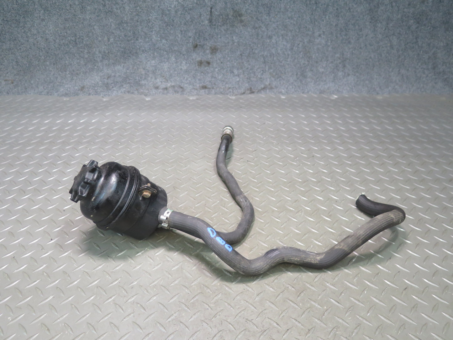 11-13 BMW E90 E91 E92 E93 335i Power Steering Fluid Reservoir w Hose OEM