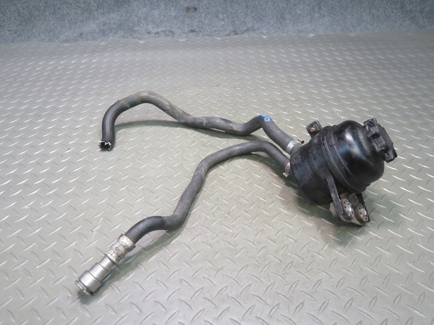 11-13 BMW E90 E91 E92 E93 335i Power Steering Fluid Reservoir w Hose OEM