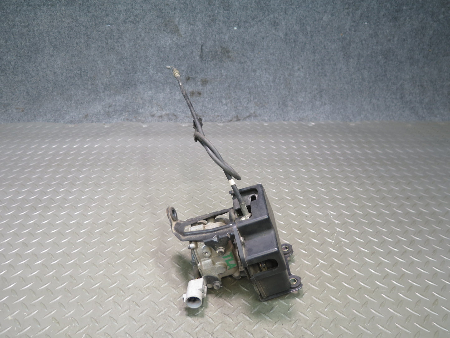 1991-1992 Toyota Land Cruiser FJ80 4.0L Speed Cruise Control Actuator w Cable