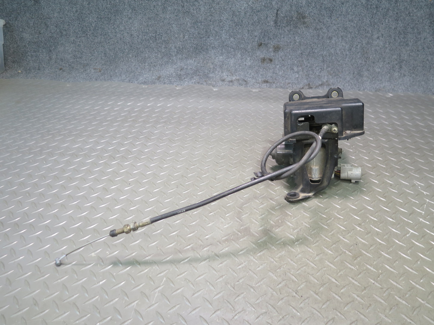 1991-1992 Toyota Land Cruiser FJ80 4.0L Speed Cruise Control Actuator w Cable