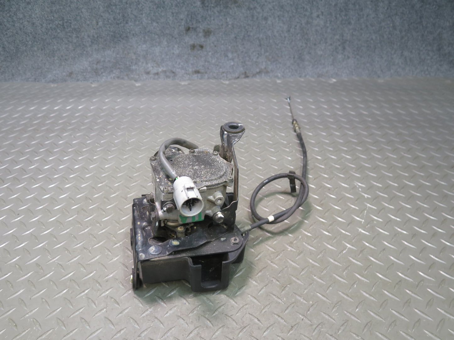 1991-1992 Toyota Land Cruiser FJ80 4.0L Speed Cruise Control Actuator w Cable