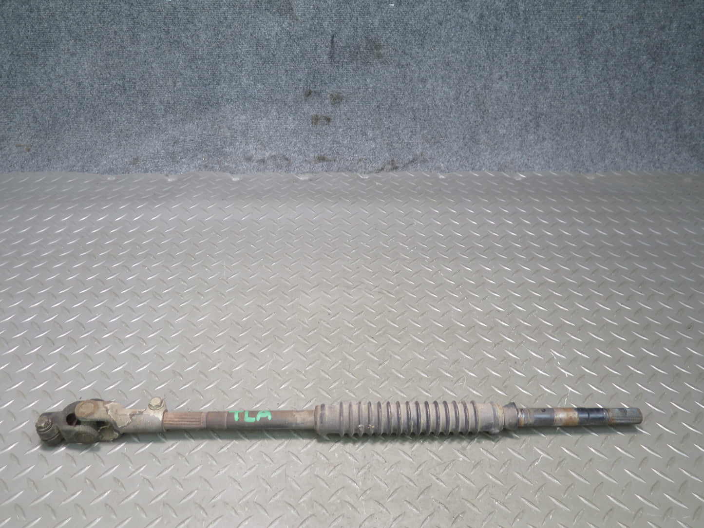 1991-1997 Toyota Land Cruiser FJ80 Intermediate Steering Shaft w U Joint Assy