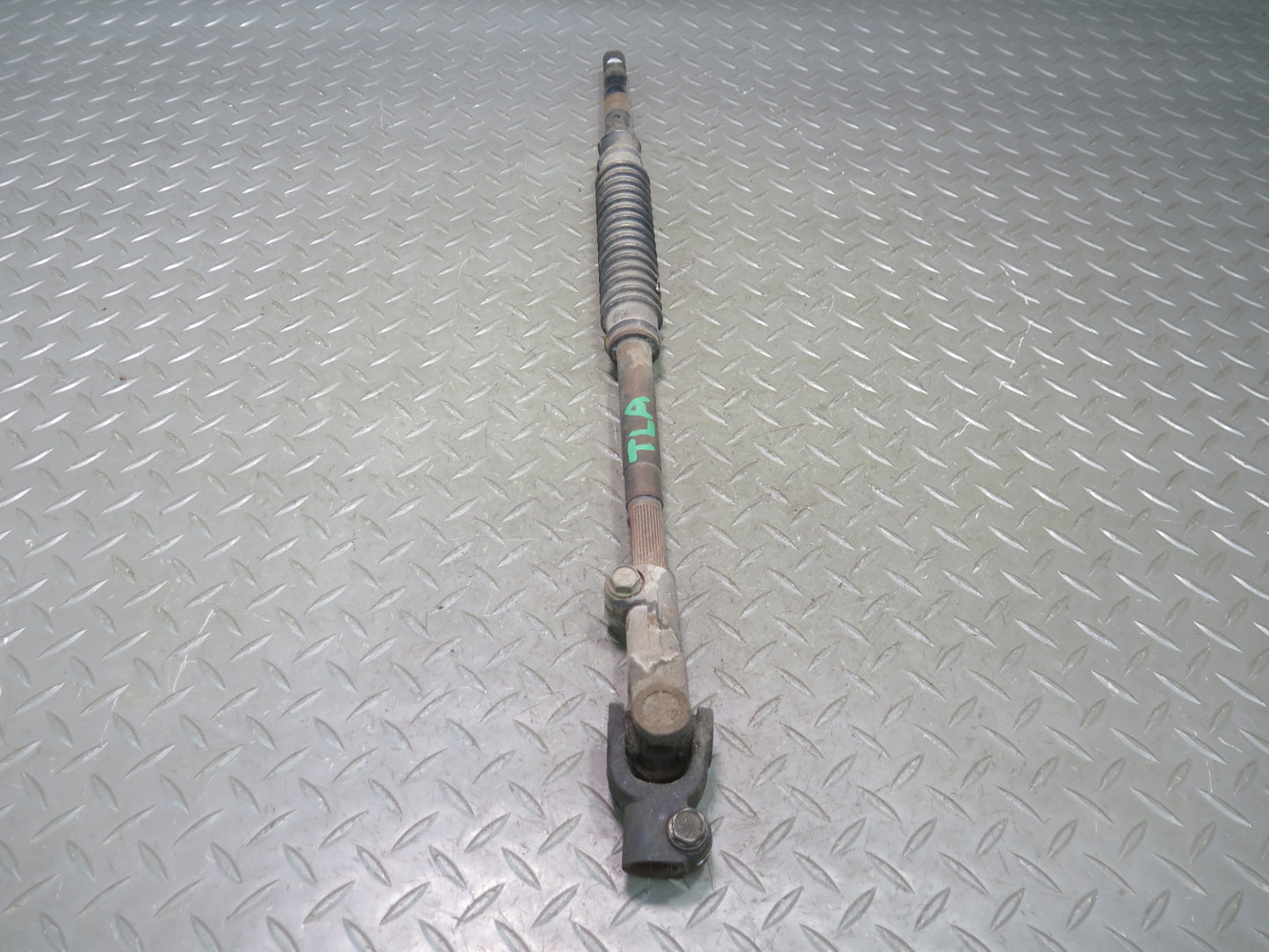 1991-1997 Toyota Land Cruiser FJ80 Intermediate Steering Shaft w U Joint Assy