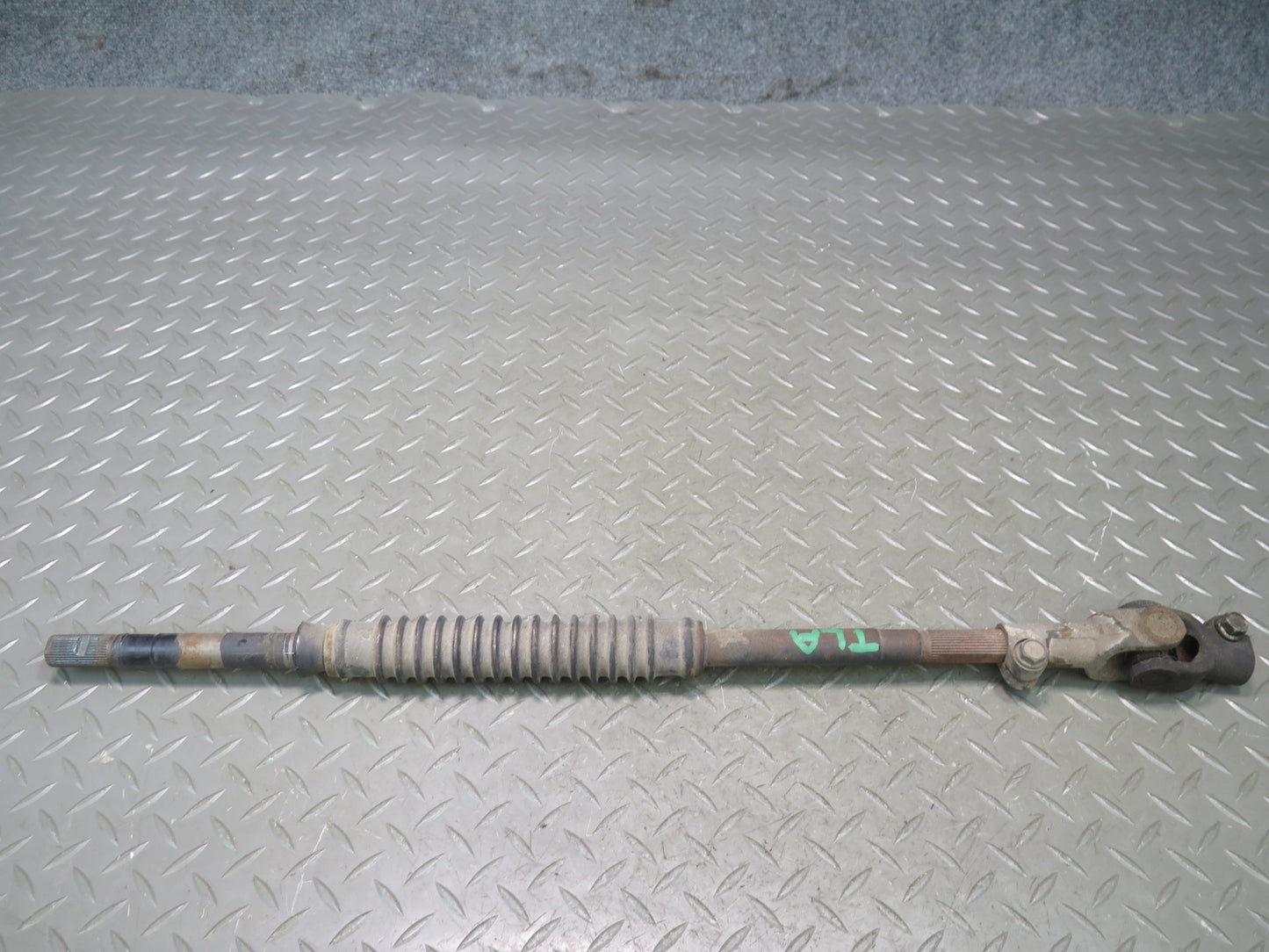 1991-1997 Toyota Land Cruiser FJ80 Intermediate Steering Shaft w U Joint Assy