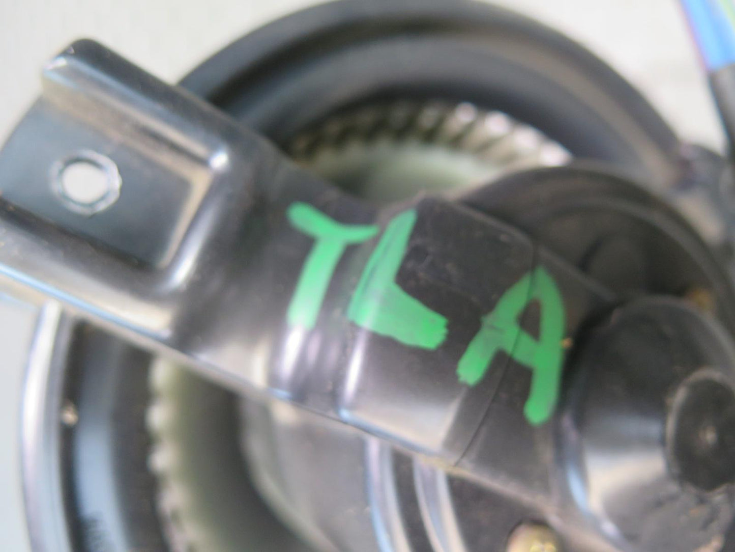 1991-1997 Toyota Land Cruiser FJ80 AC Heater Blower Motor Fan