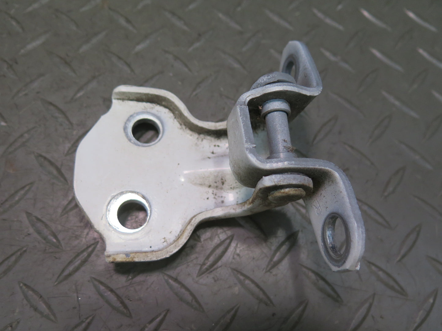 1991-1997 Toyota Land Cruiser FJ80 Rear Right Door Upper & Lower Hinge Set of 2