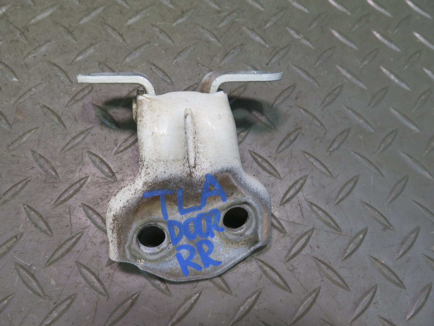 1991-1997 Toyota Land Cruiser FJ80 Rear Right Door Upper & Lower Hinge Set of 2