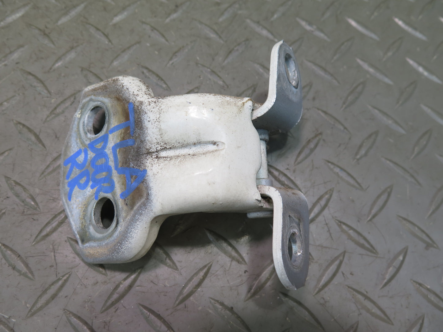 1991-1997 Toyota Land Cruiser FJ80 Rear Right Door Upper & Lower Hinge Set of 2