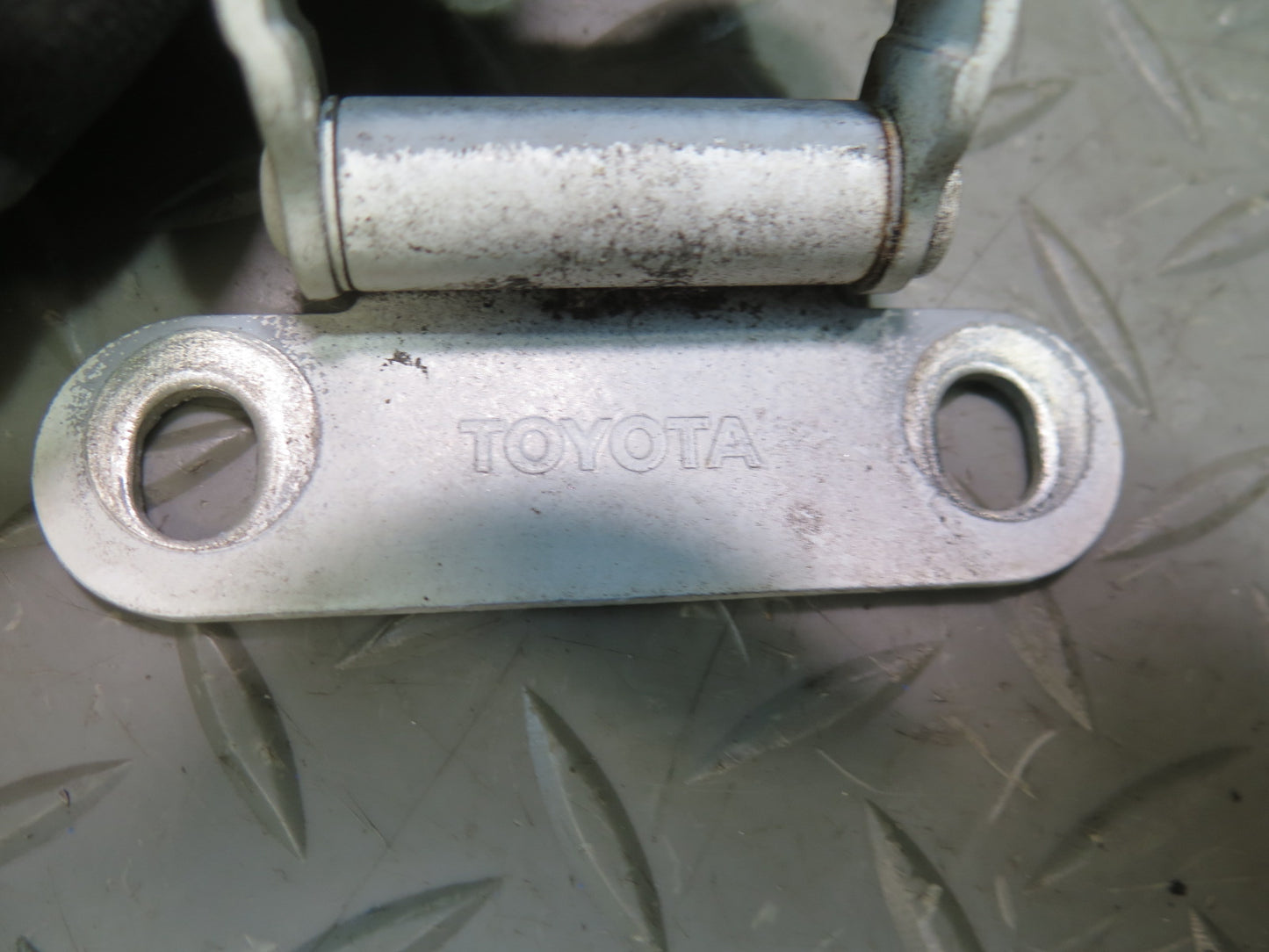 1991-1997 Toyota Land Cruiser FJ80 Upper Hatch Hinge White Set of 2