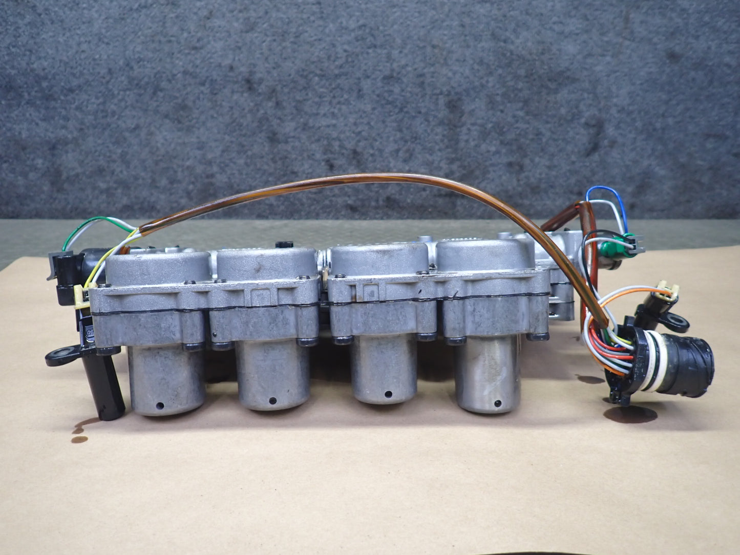 2004-2006 Cadillac XLR 4.6L V8 5-SPEED 5L50 Automatic Transmission Valve Body
