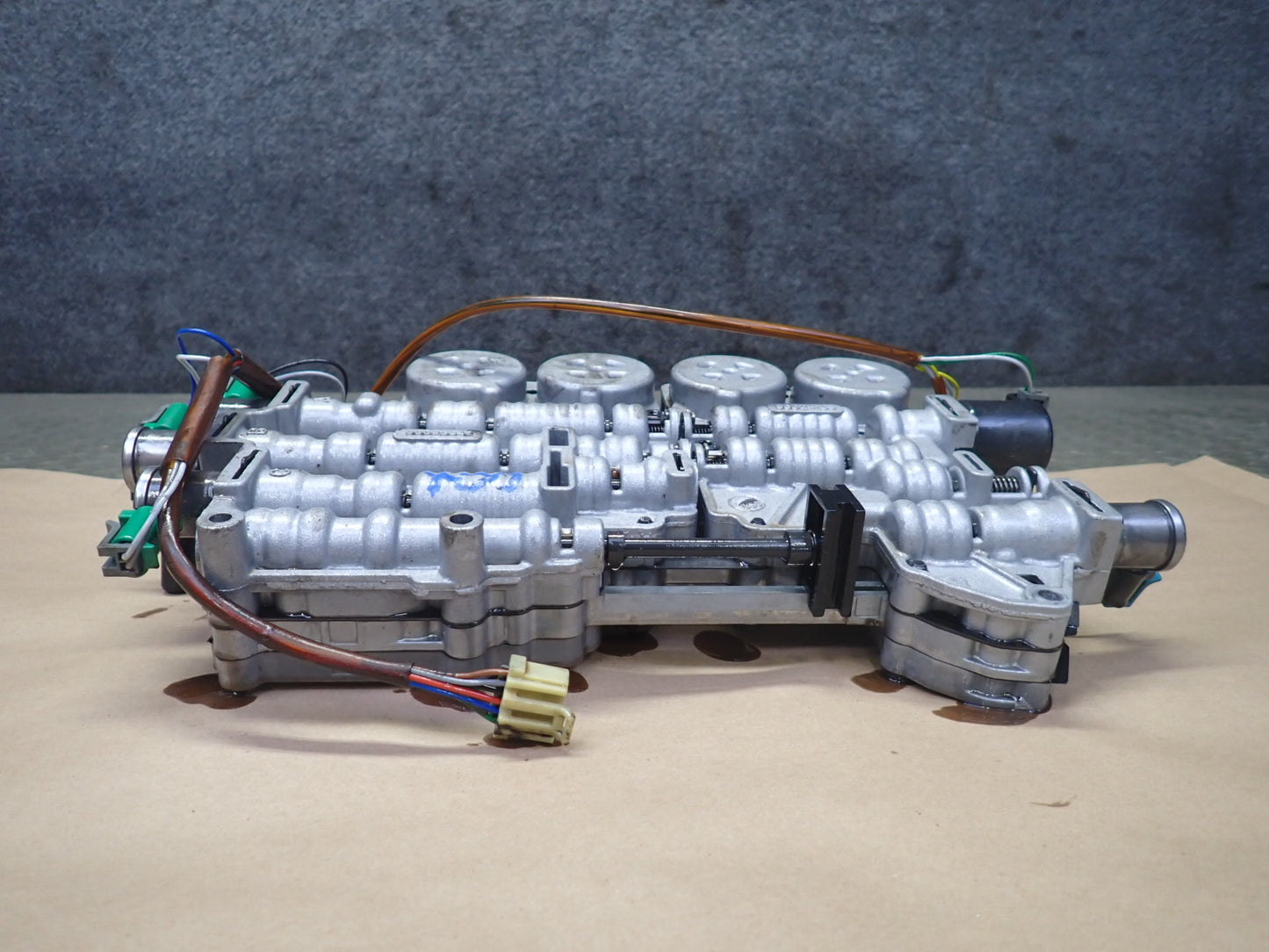 2004-2006 Cadillac XLR 4.6L V8 5-SPEED 5L50 Automatic Transmission Valve Body
