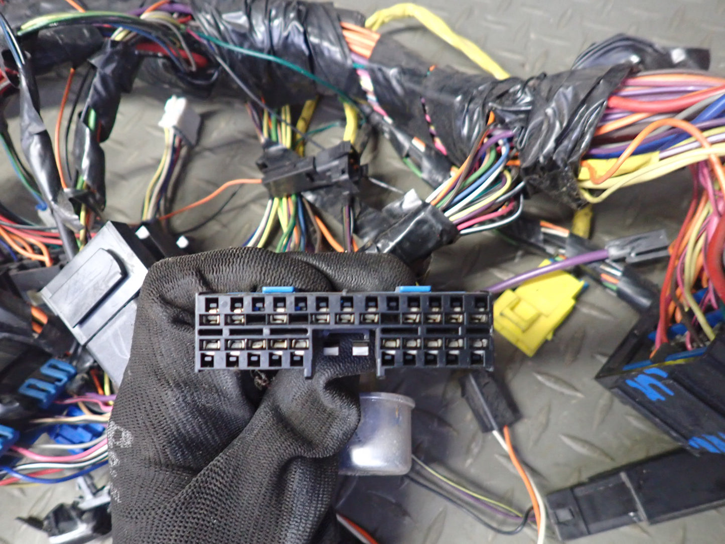 1993 Chevrolet Corvette C4 Convert M/T Dash Wire Wiring Harness w Fuse Box OEM