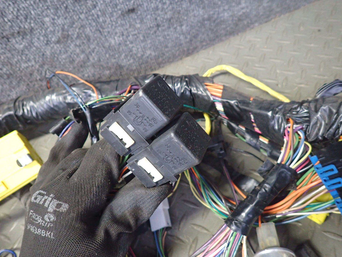 1993 Chevrolet Corvette C4 Convert M/T Dash Wire Wiring Harness w Fuse Box OEM