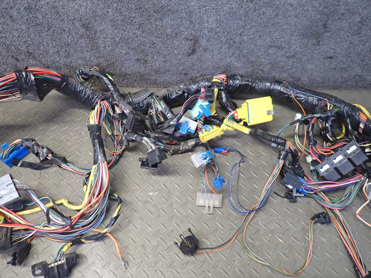 1993 Chevrolet Corvette C4 Convert M/T Dash Wire Wiring Harness w Fuse Box OEM