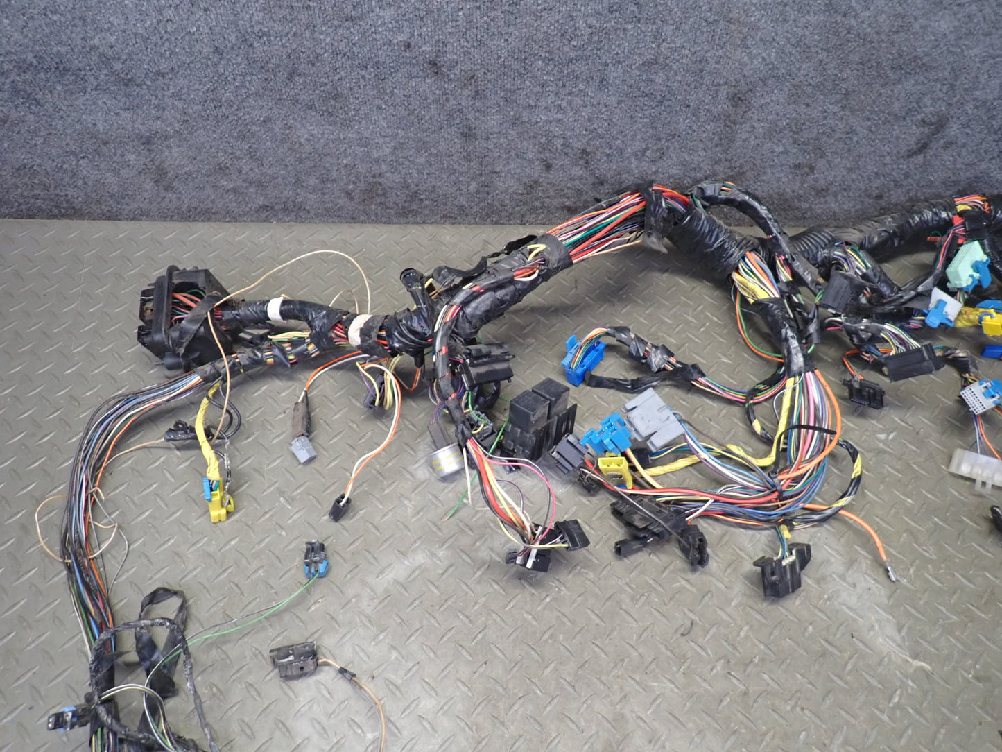 1993 Chevrolet Corvette C4 Convert M/T Dash Wire Wiring Harness w Fuse Box OEM
