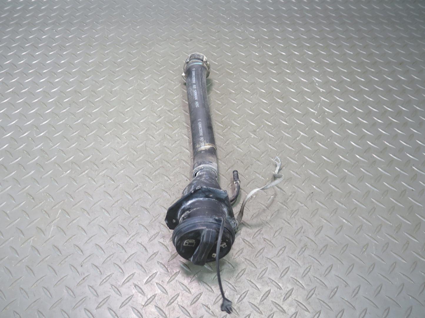 2004-2005 Cadillac XLR Fuel Gas Tank Filler Neck w Cap