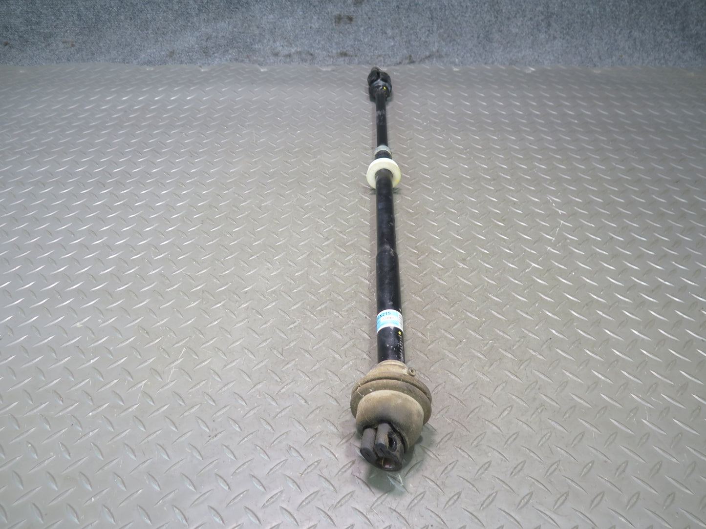 2004-2009 Cadillac XLR Steering Column Intermediate U Joint Shaft 15145225