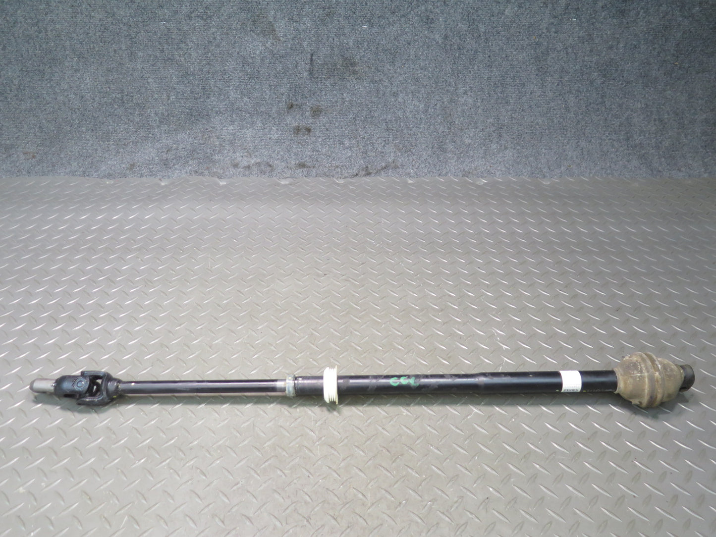 2004-2009 Cadillac XLR Steering Column Intermediate U Joint Shaft 15145225