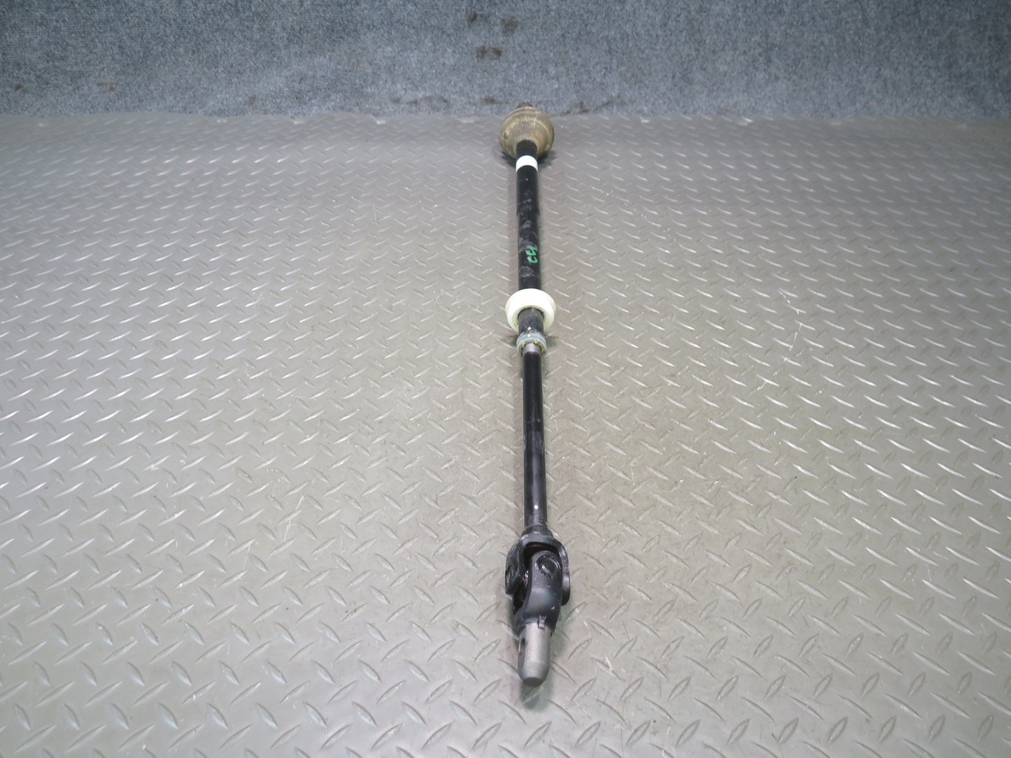 2004-2009 Cadillac XLR Steering Column Intermediate U Joint Shaft 15145225