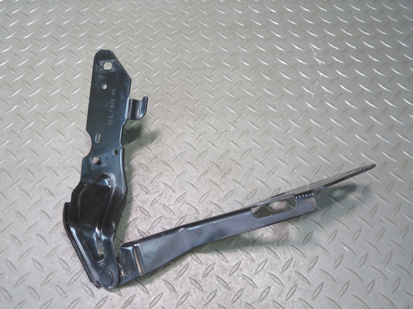 2004-2009 Cadillac XLR Front Left & Right Hood Bonnet Hinge Support Set