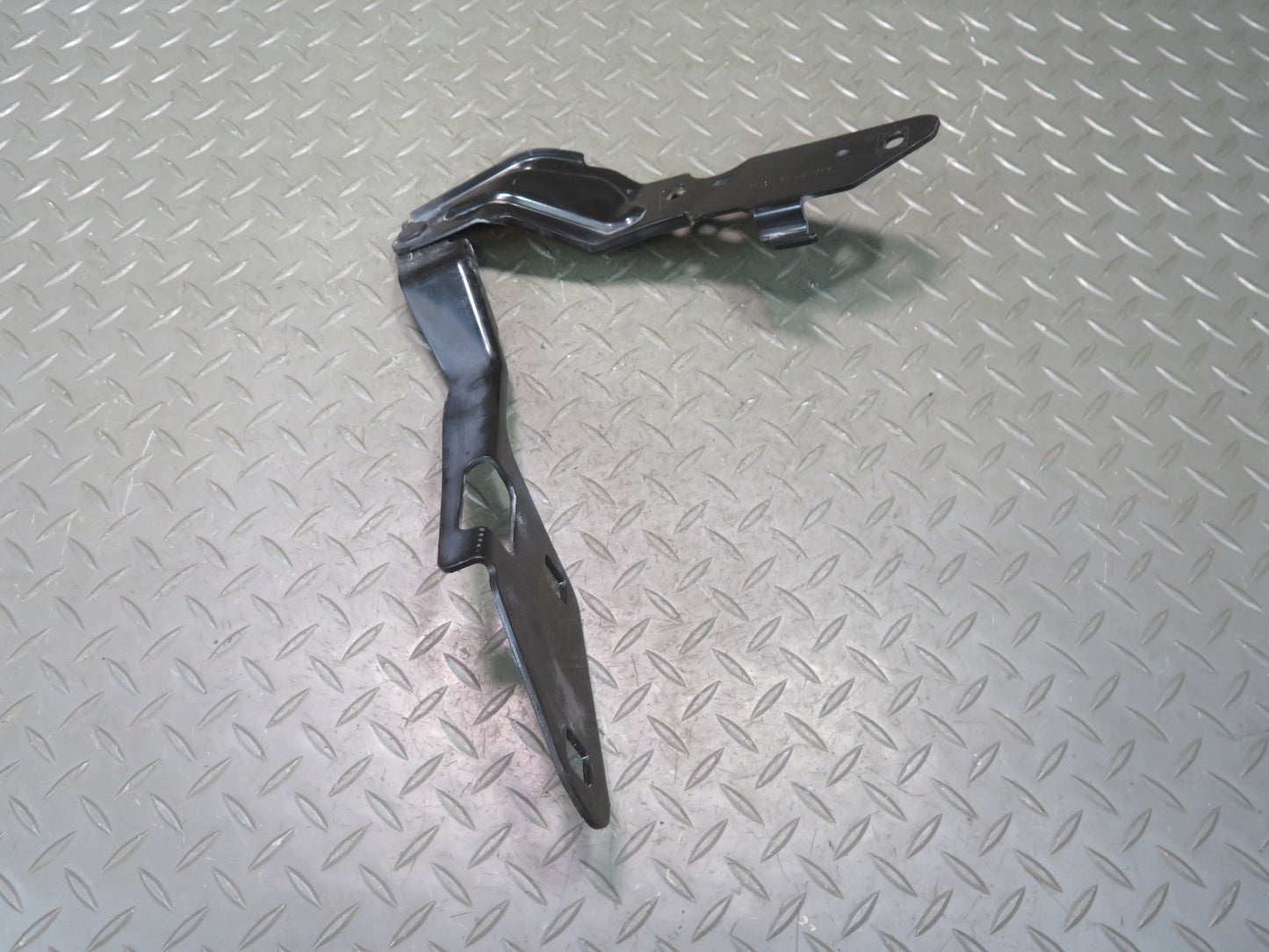 2004-2009 Cadillac XLR Front Left & Right Hood Bonnet Hinge Support Set