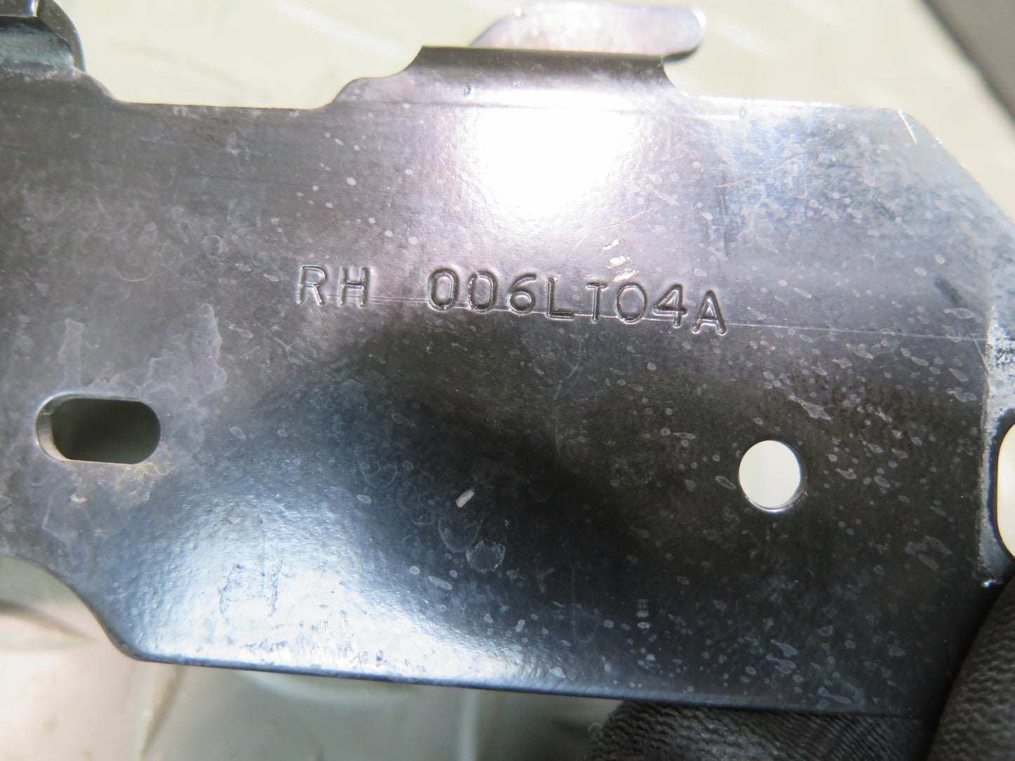 2004-2009 Cadillac XLR Front Left & Right Hood Bonnet Hinge Support Set