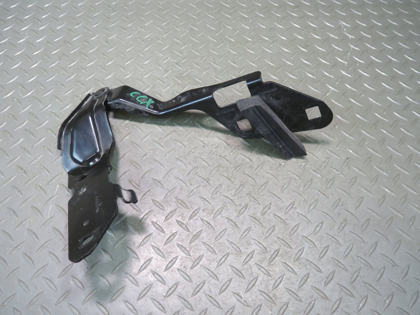 2004-2009 Cadillac XLR Front Left & Right Hood Bonnet Hinge Support Set
