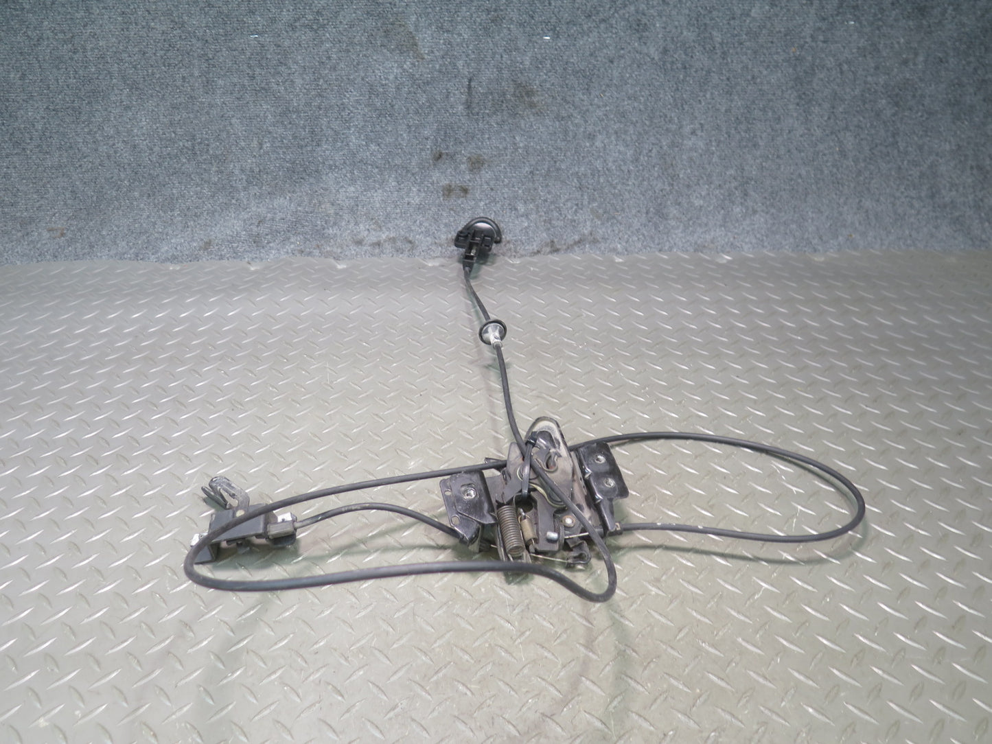 2004-2009 Cadillac XLR Hood Bonnet Lock Latch Release Cable Handle Set