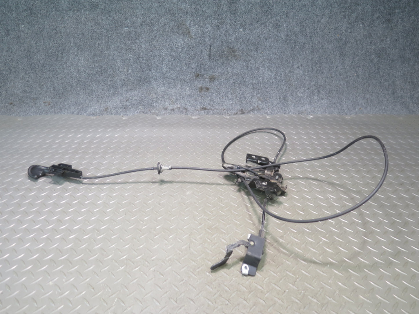 2004-2009 Cadillac XLR Hood Bonnet Lock Latch Release Cable Handle Set