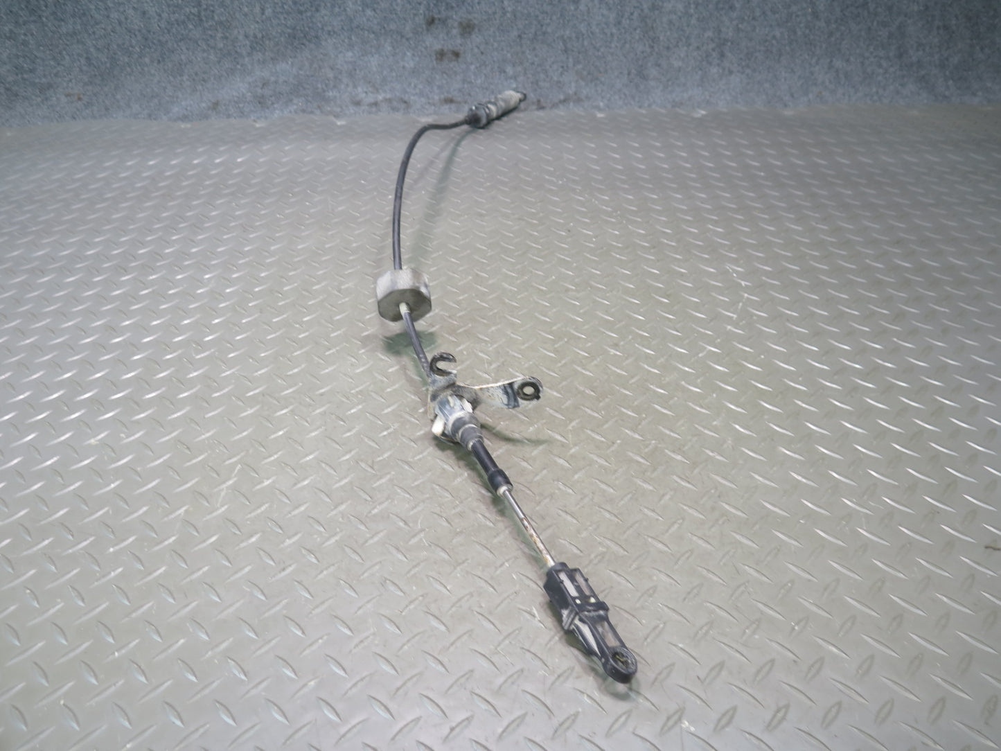2004-2006 Cadillac XLR 4.6L Automatic Transmission Shifter Cable Assembly
