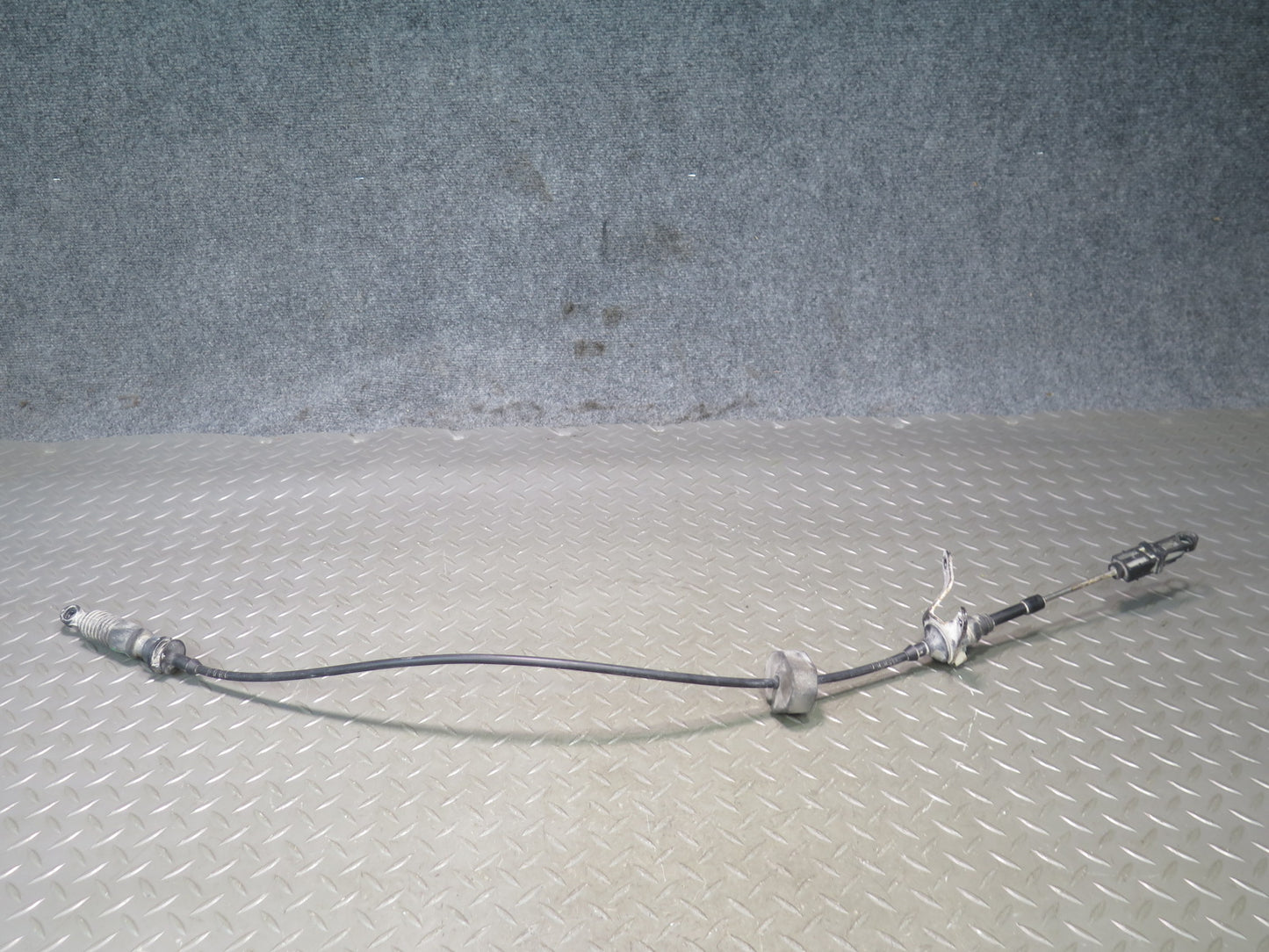 2004-2006 Cadillac XLR 4.6L Automatic Transmission Shifter Cable Assembly