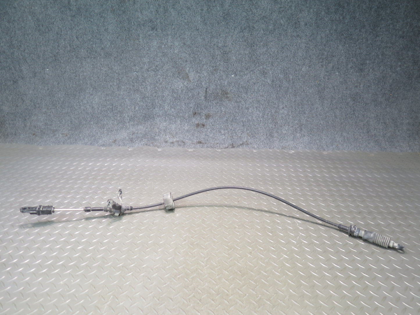 2004-2006 Cadillac XLR 4.6L Automatic Transmission Shifter Cable Assembly
