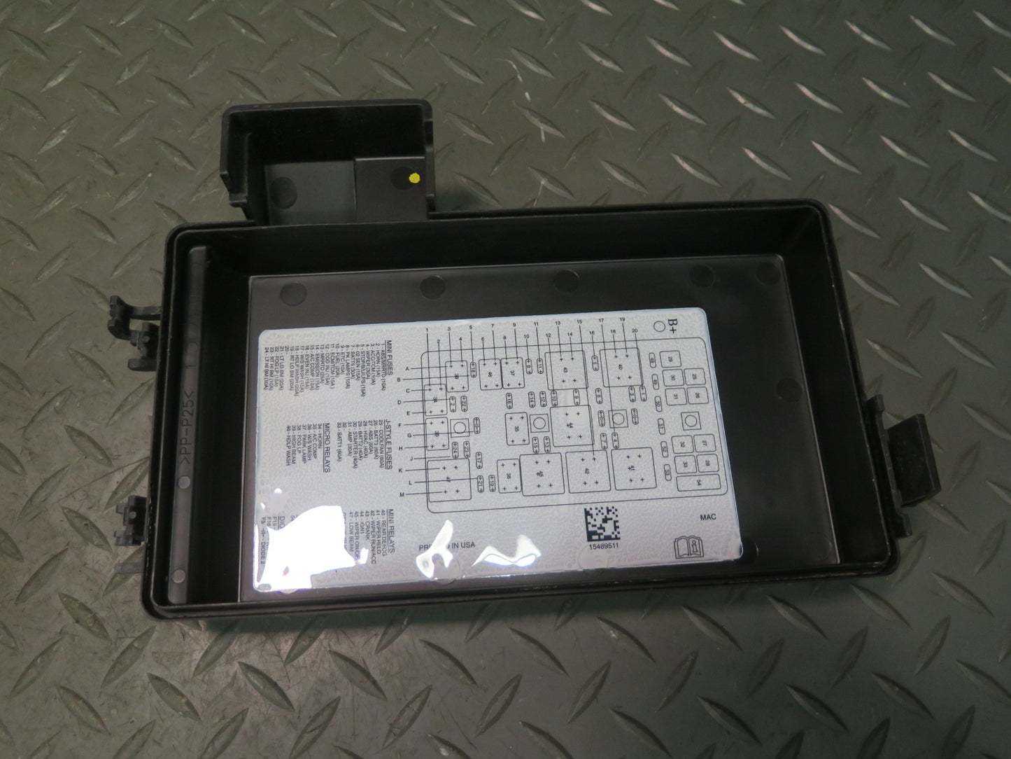 2004-2008 Cadillac XLR Under Hood Fuse Relay Box Module
