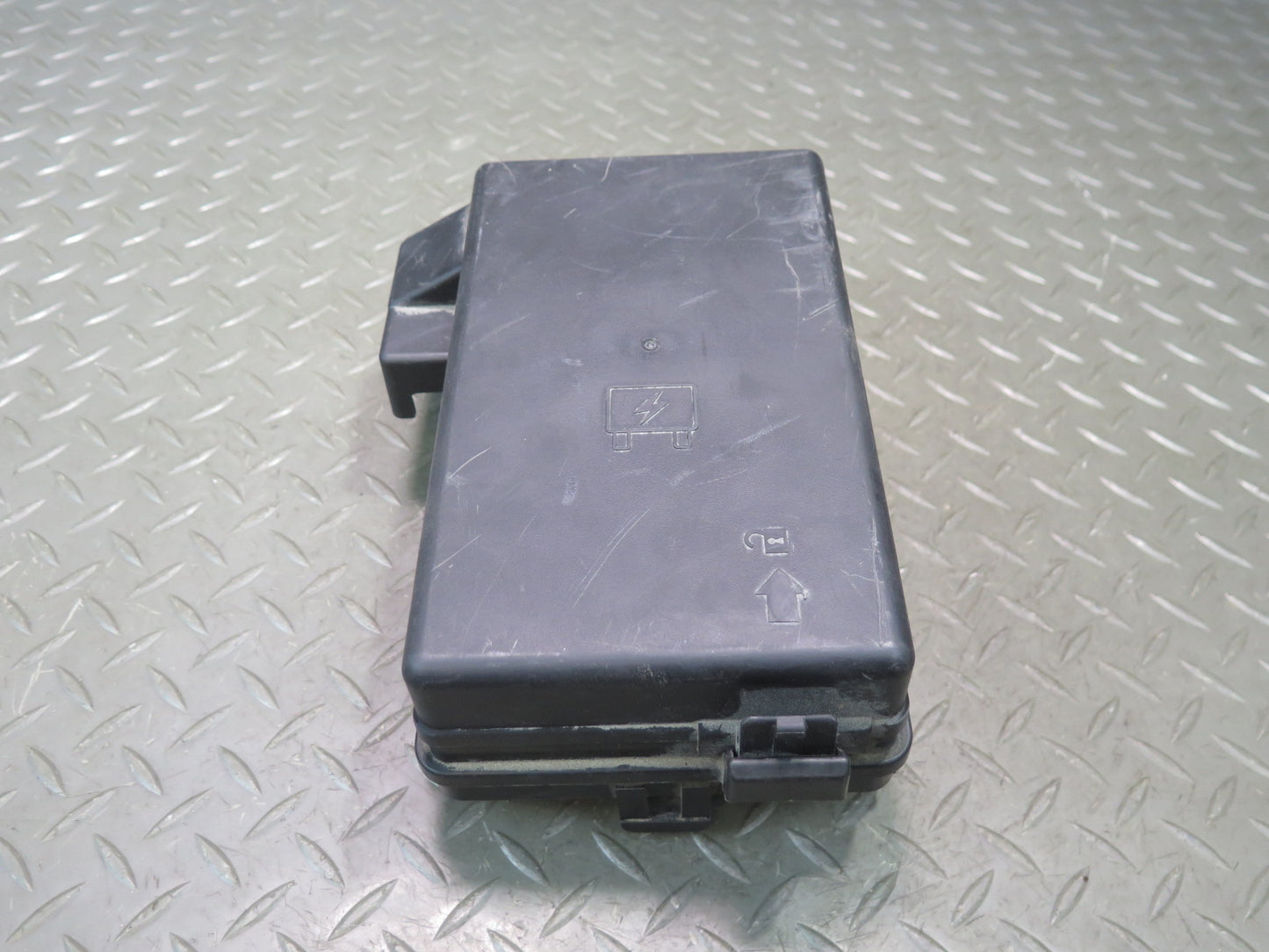 2004-2008 Cadillac XLR Under Hood Fuse Relay Box Module